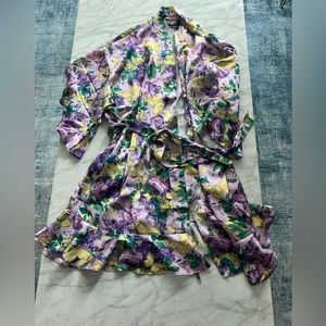 NWT Victoria Secret Flounce Satin Robe XS/S